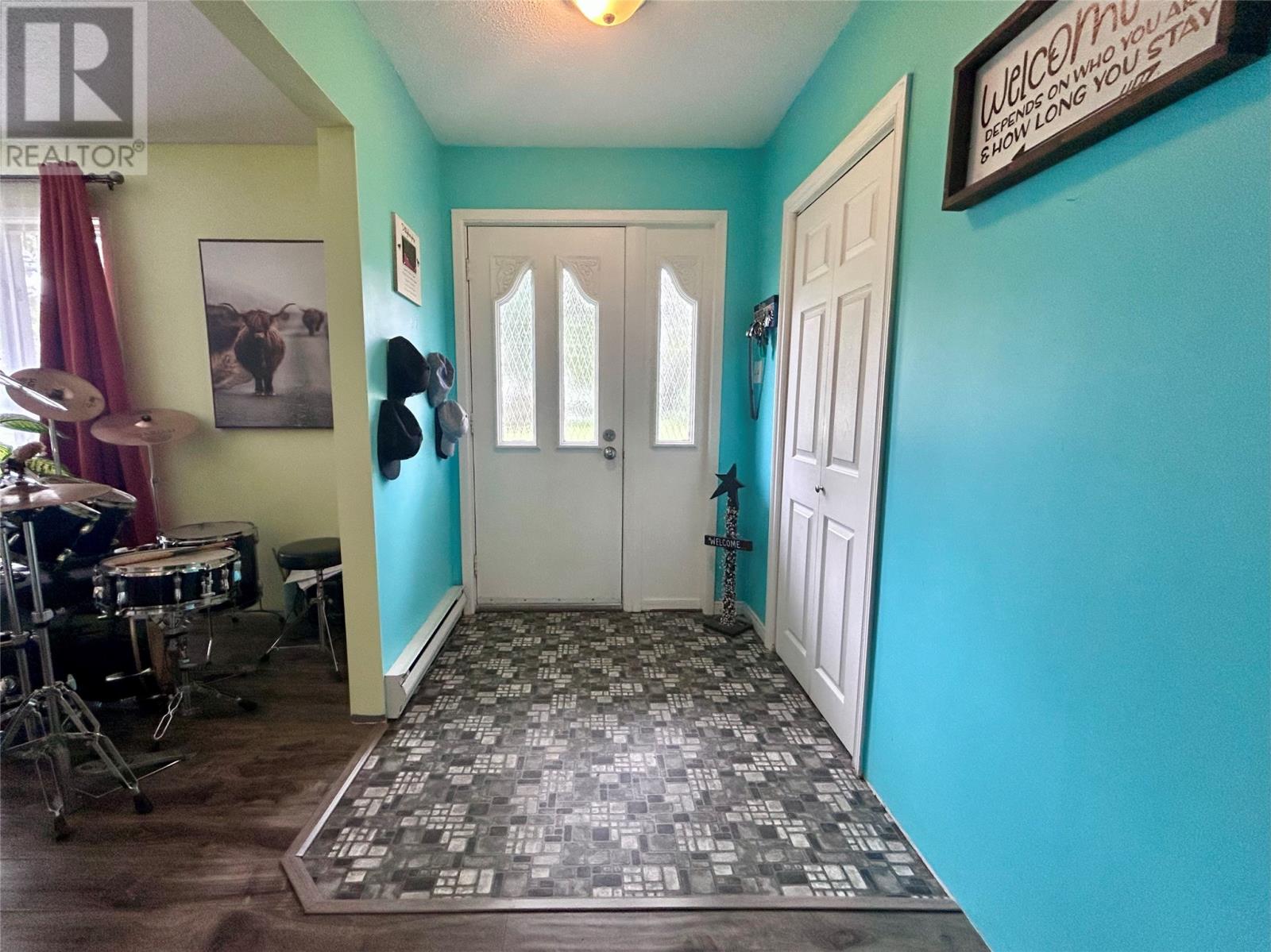 4 Elmwood Crescent Property Photo 2