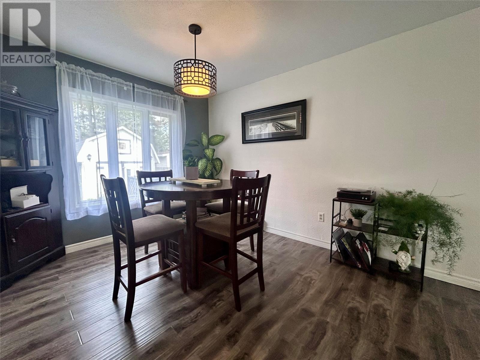 4 Elmwood Crescent Property Photo 9