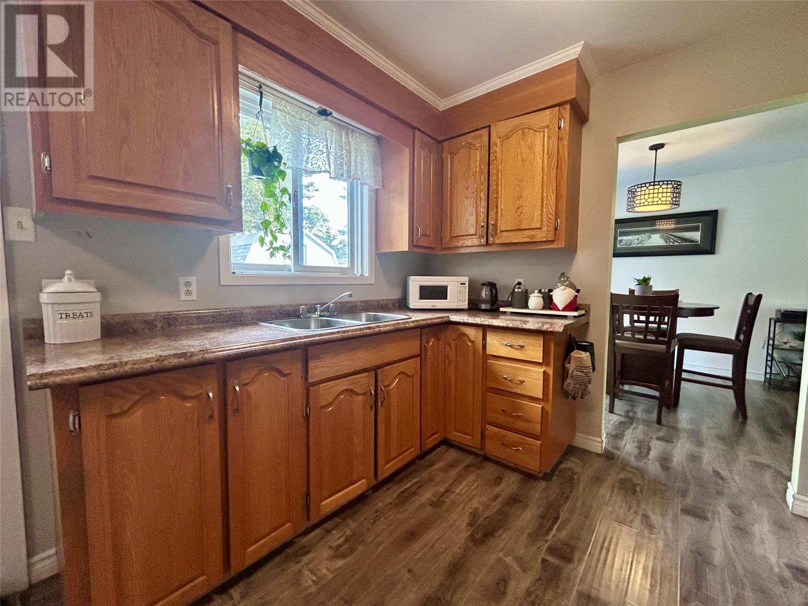 4 Elmwood Crescent Property Photo 12
