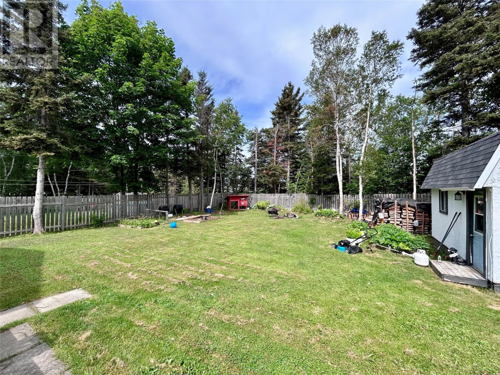 4 Elmwood Crescent Property Photo 25