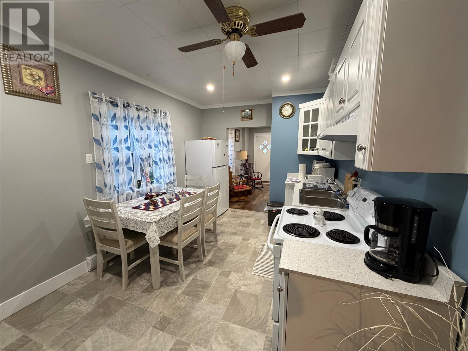 9 Main Road Property Photo 7