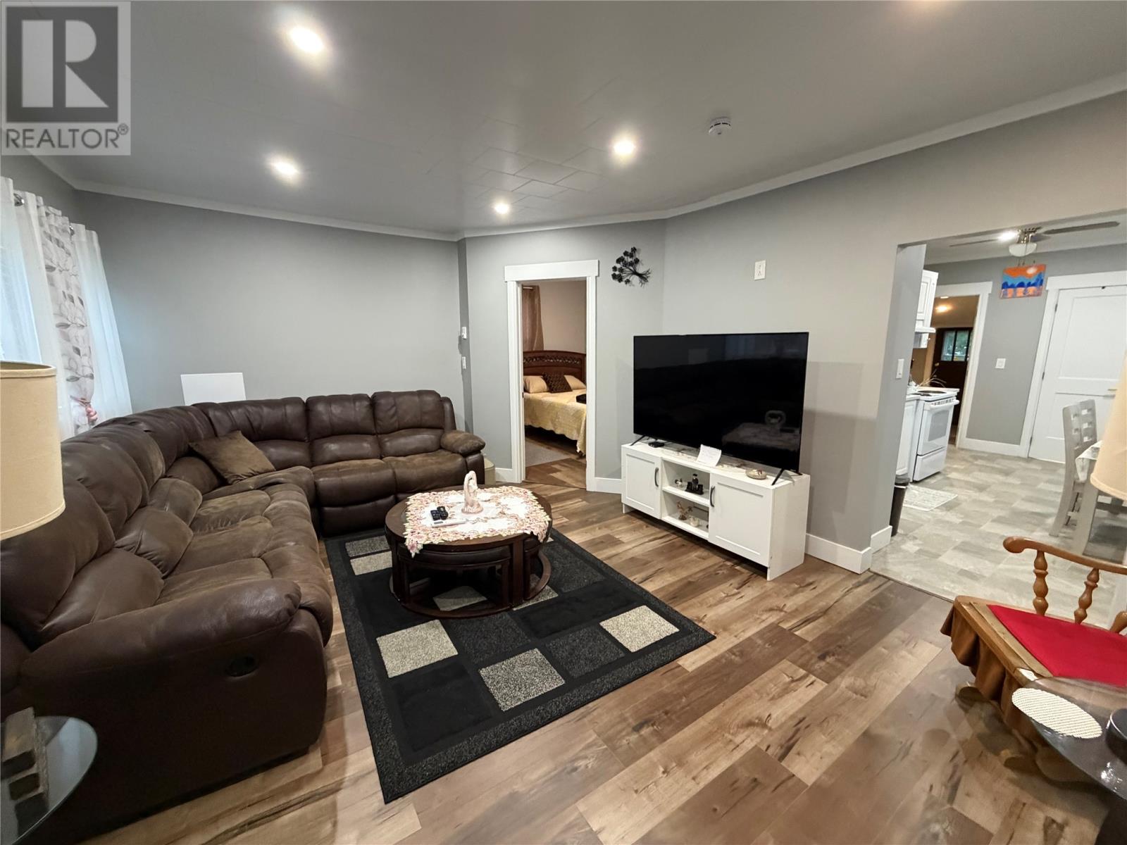9 Main Road Property Photo 10