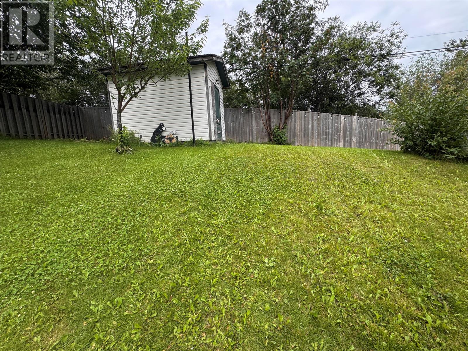 429 Grenfell Crescent Property Photo 11