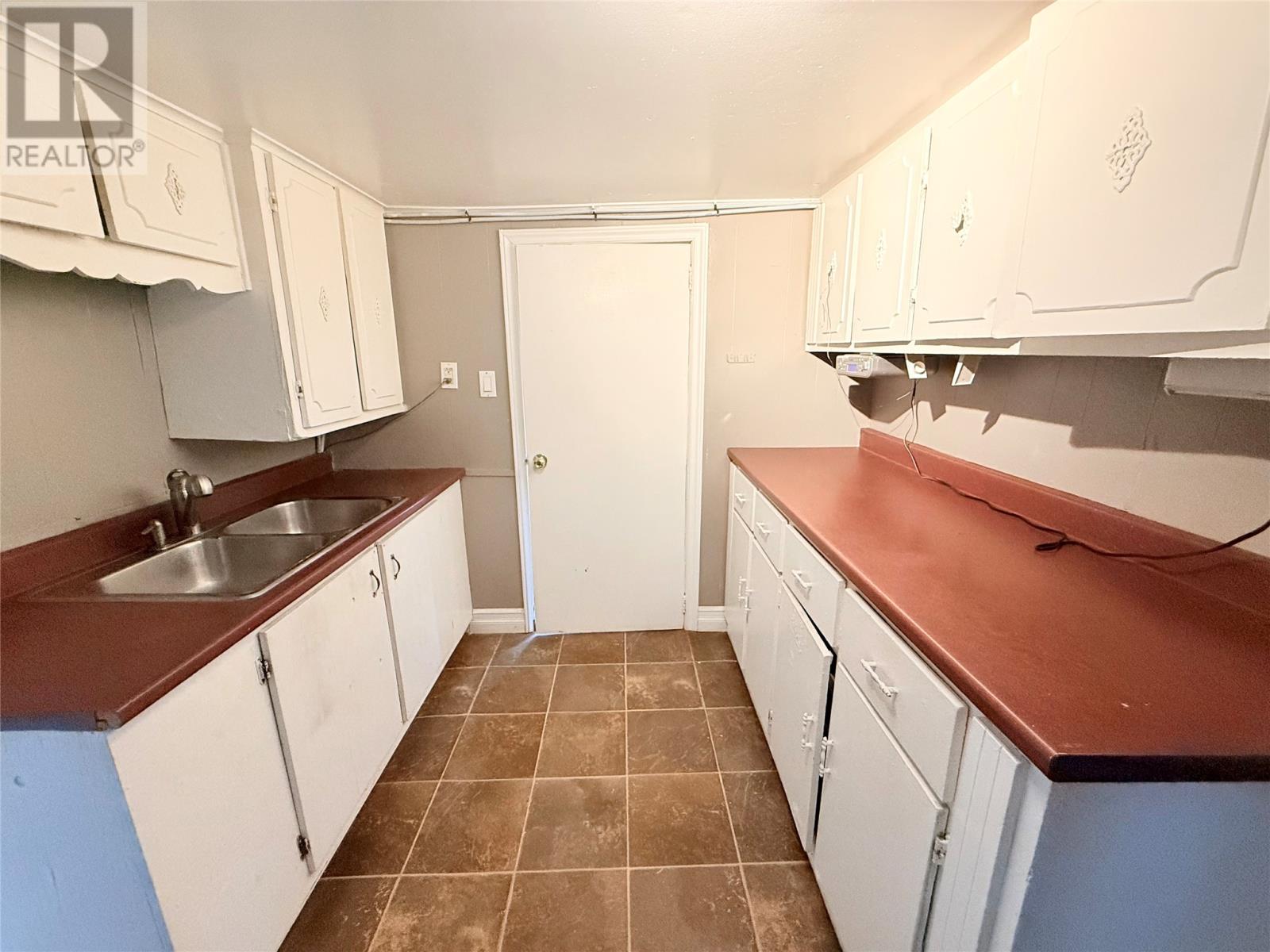 771 Harvey Street Property Photo 6