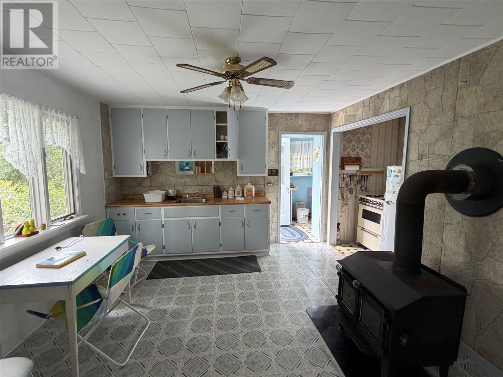 1202 Western Bay Line Property Photo 6