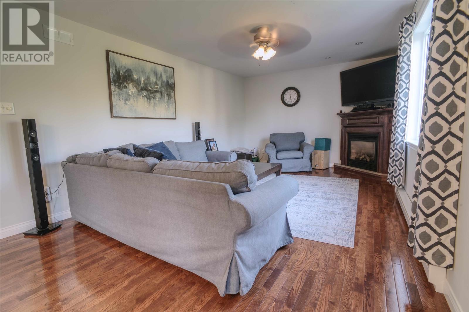 32 Abbotts Road Property Photo 12