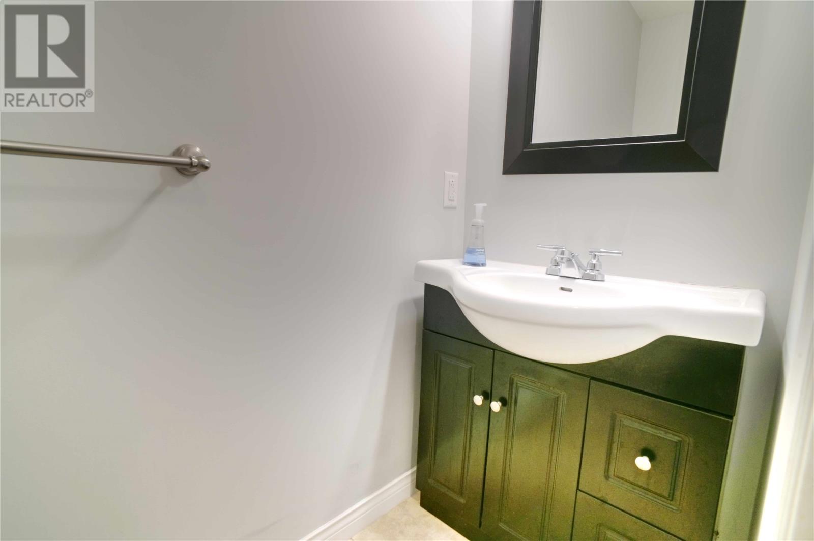 32 Abbotts Road Property Photo 16