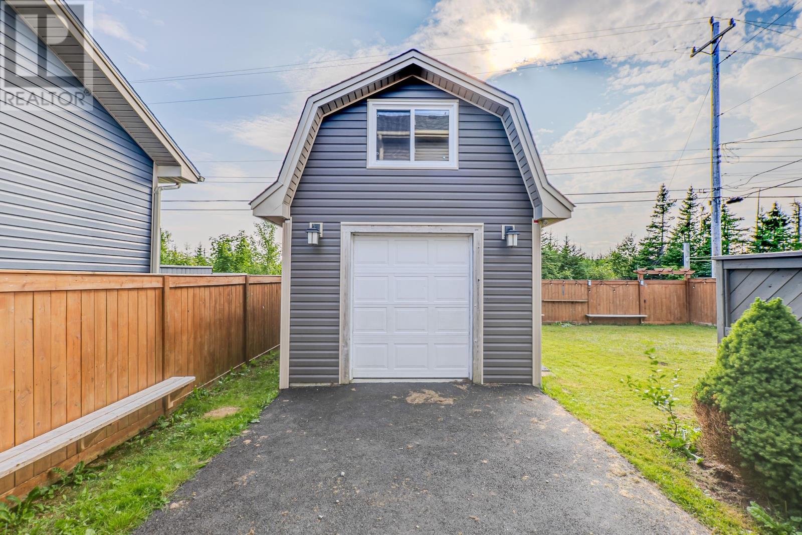 28 Kenai Crescent Property Photo 9