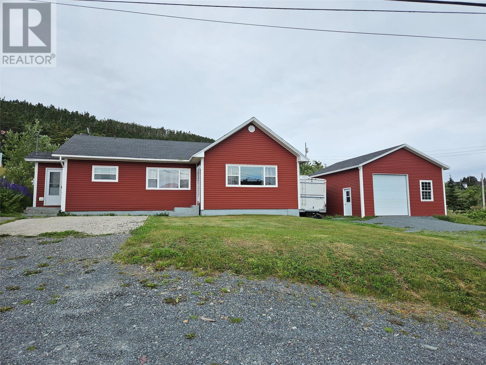 2 Old Settlement Hill Property Photo 1
