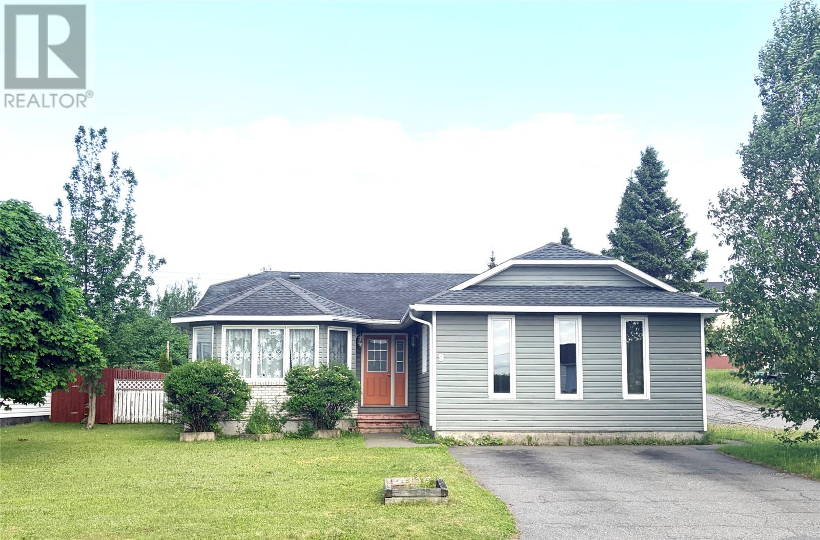 9 Aspen Heights