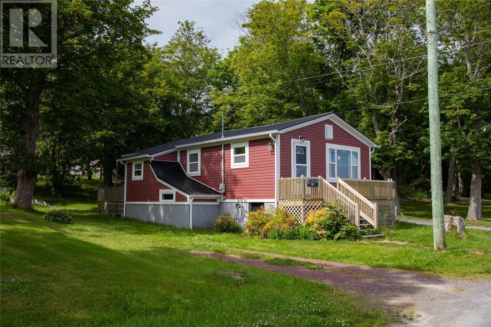 39 Water Street E Property Photo 1
