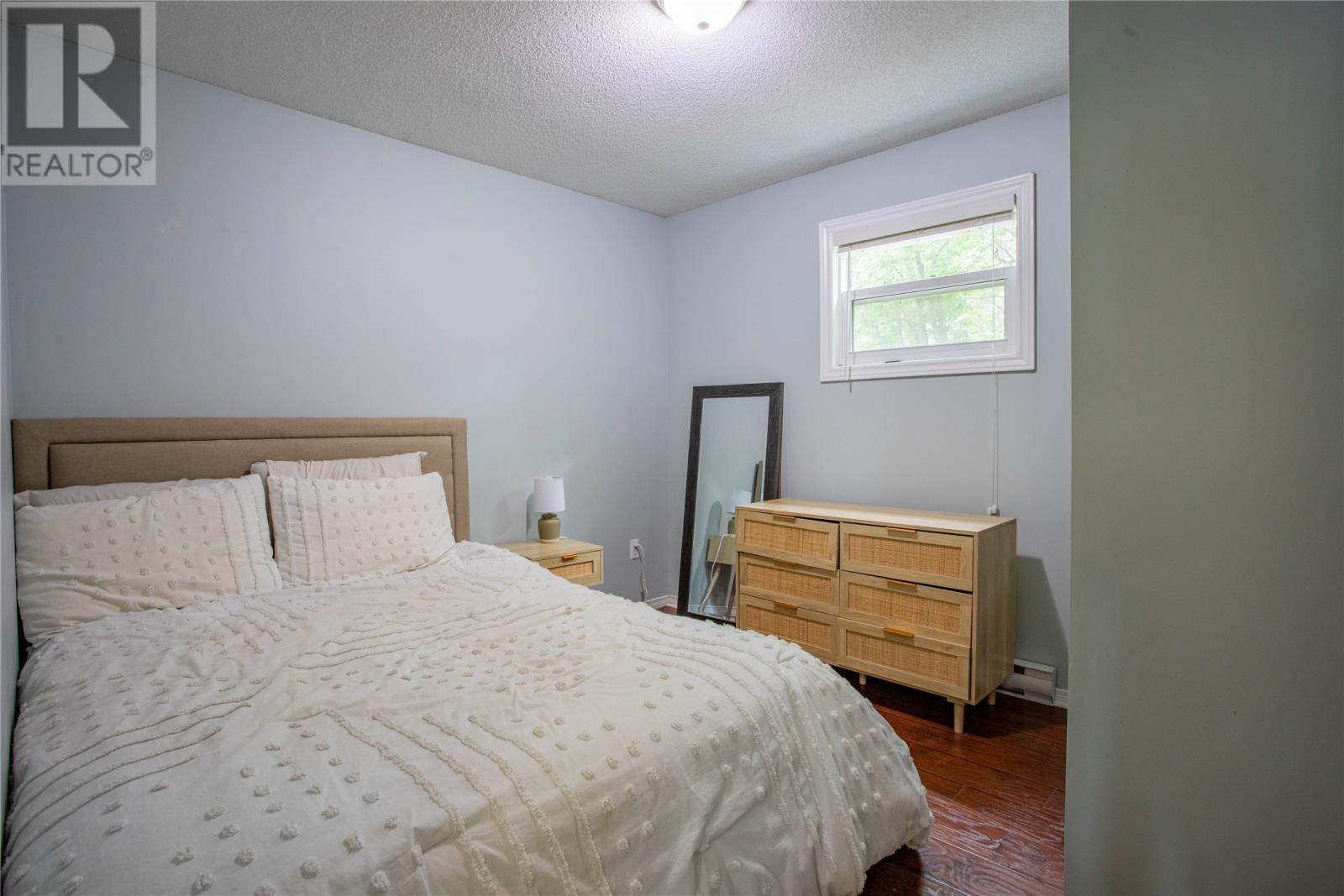 39 Water Street E Property Photo 12