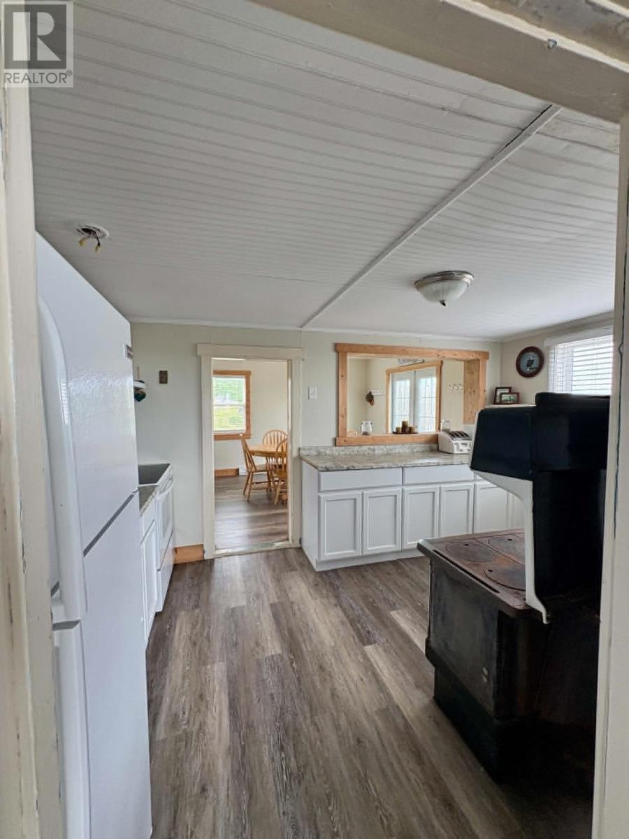5 Amy's Hole Road Property Photo 2