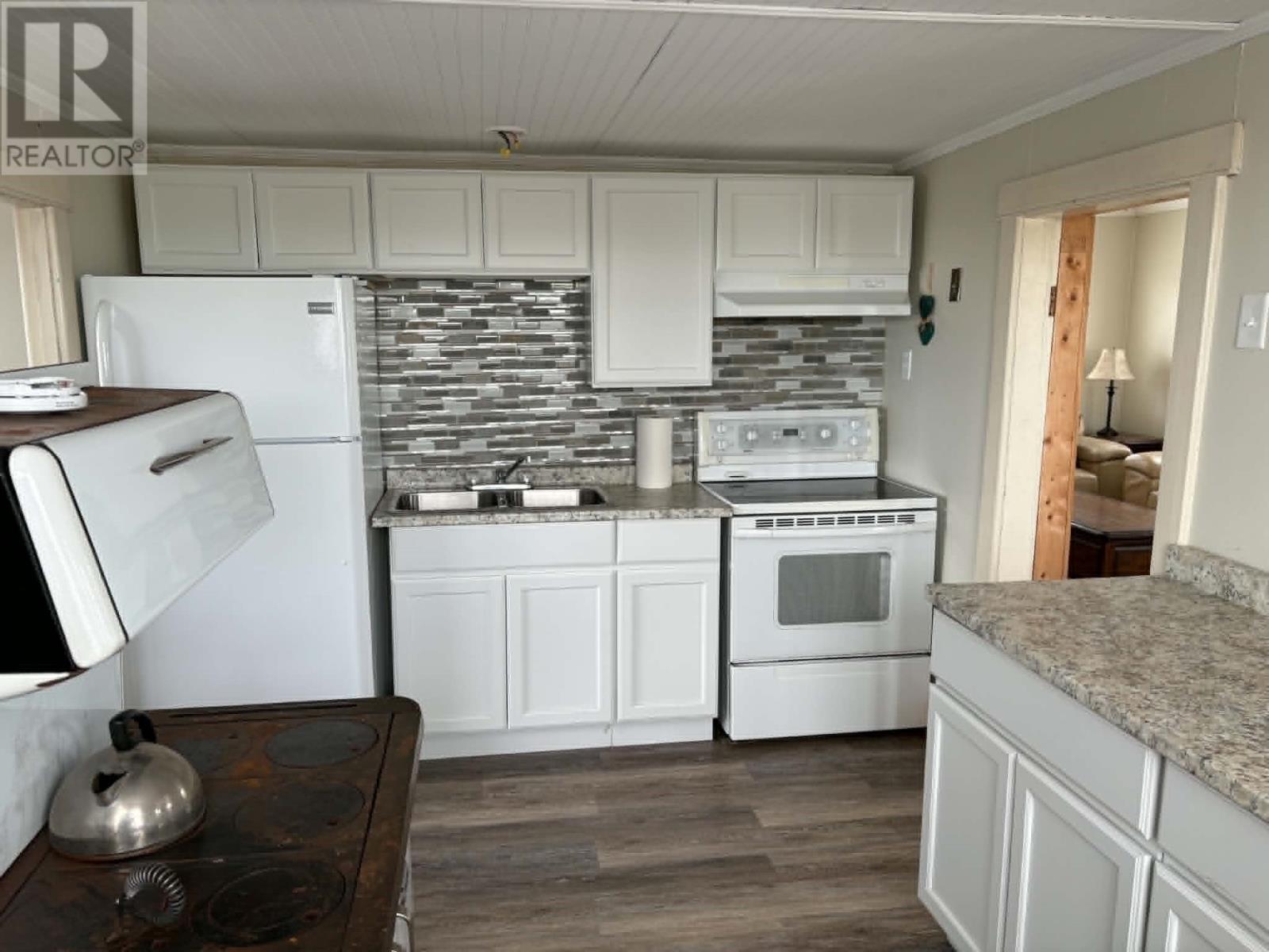 5 Amy's Hole Road Property Photo 3