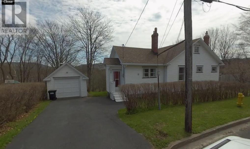 8 Glenridge Crescent Property Photo 1