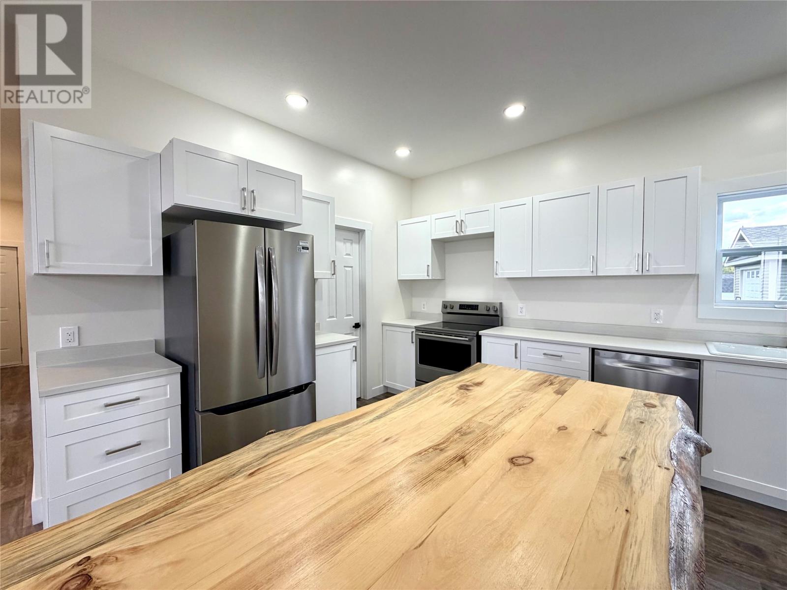 21 Pieroway Drive Property Photo 10