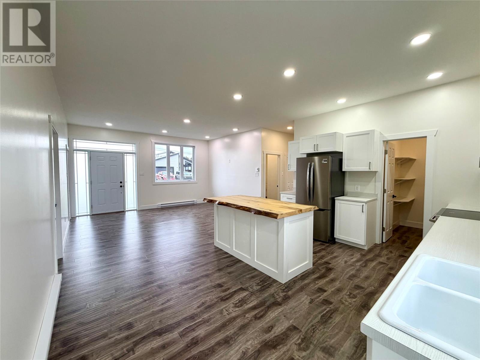 21 Pieroway Drive Property Photo 13