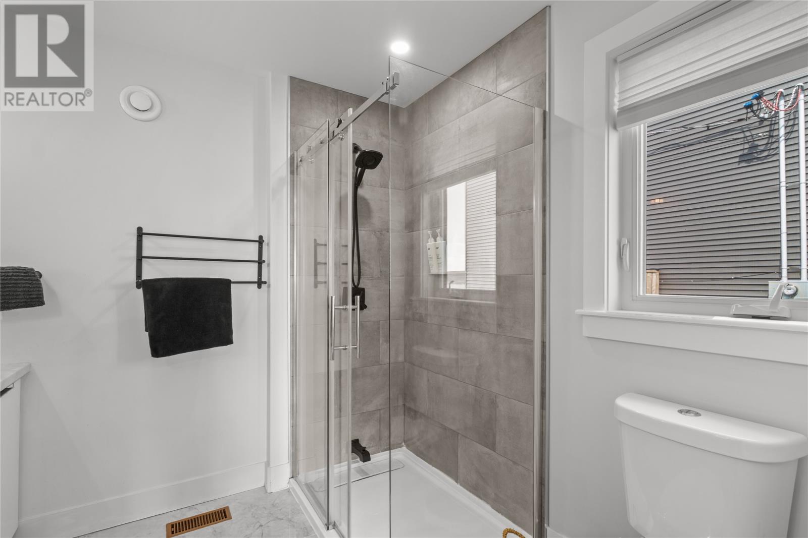 2 Pembury Close Property Photo 17