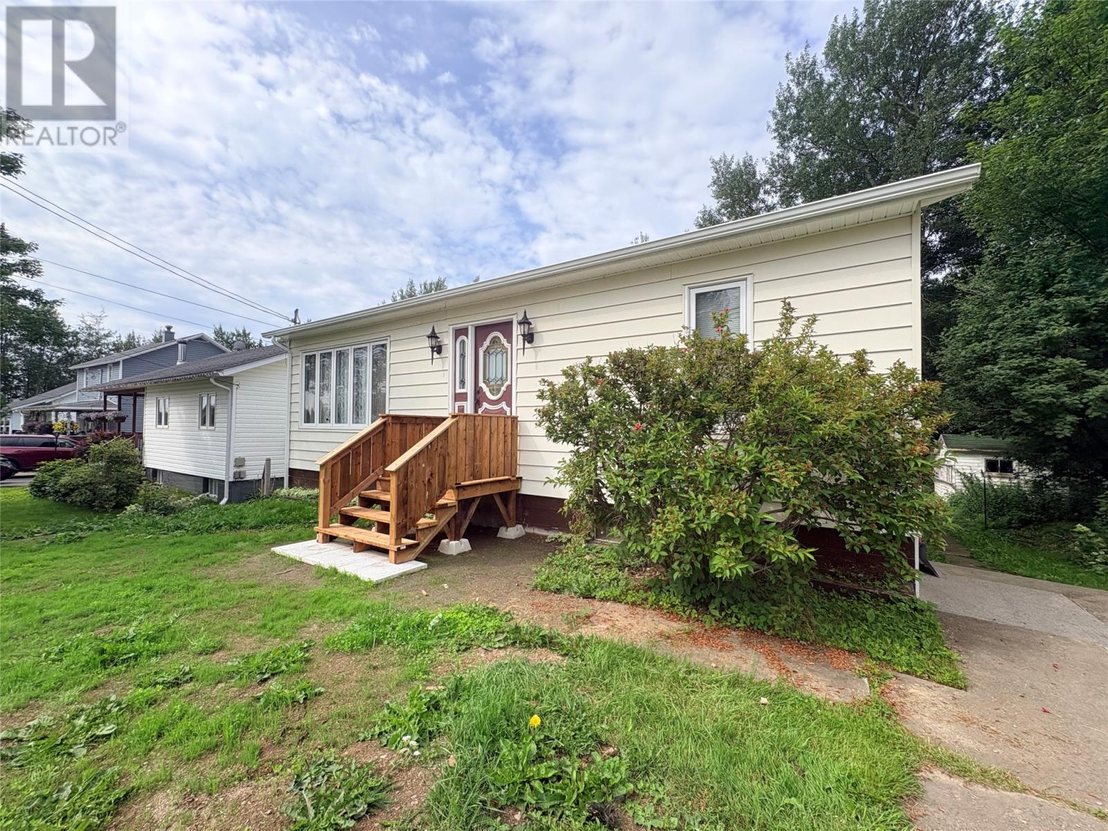 71 Premier Drive Property Photo 1
