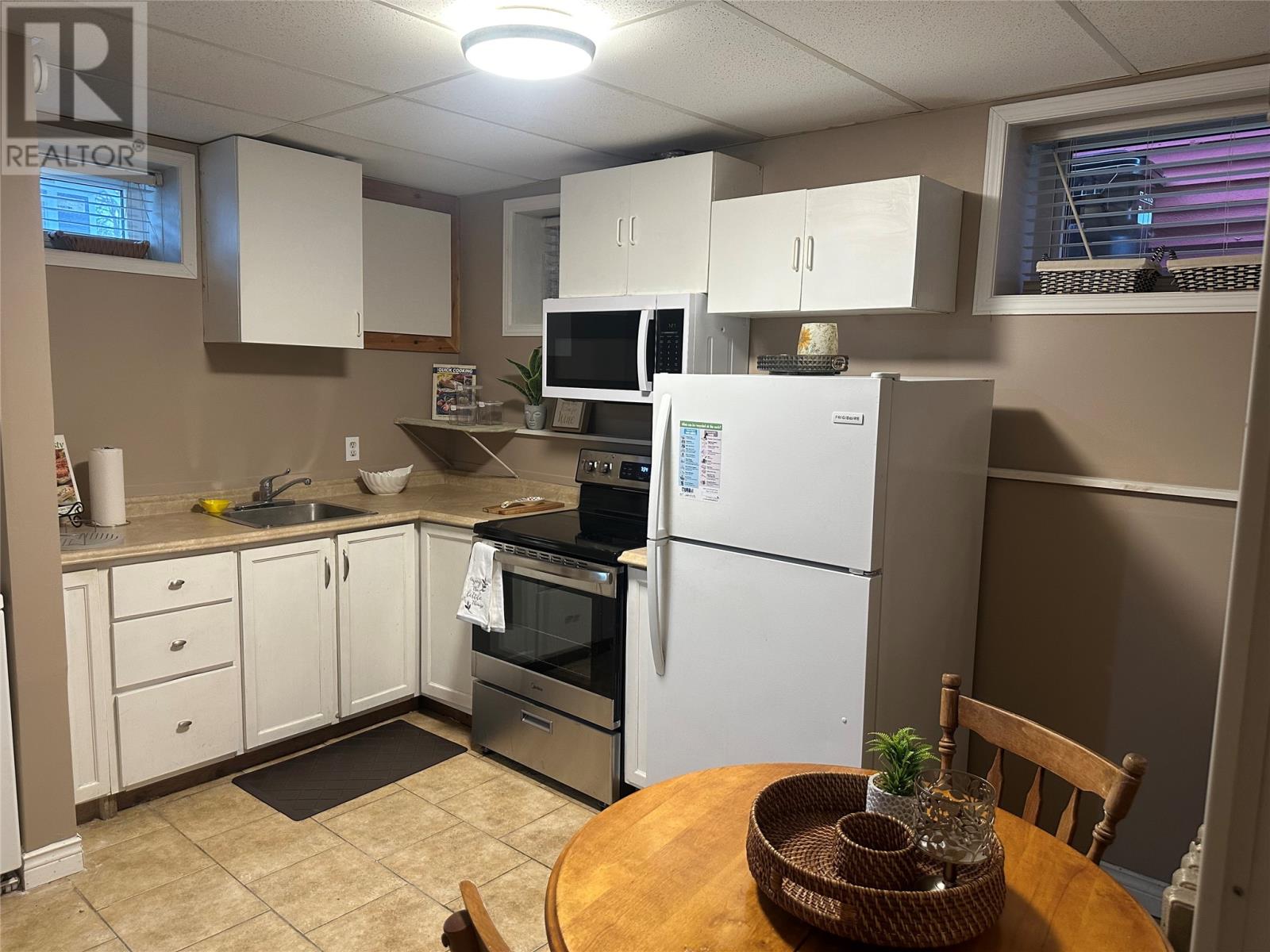 12 Blatch Avenue Property Photo 35