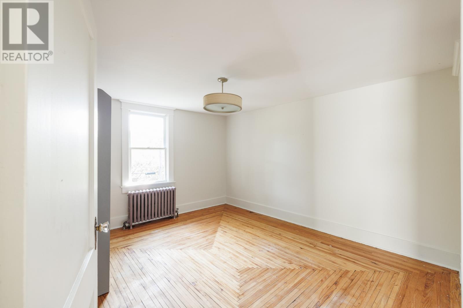 31 Craigmillar Avenue Property Photo 24