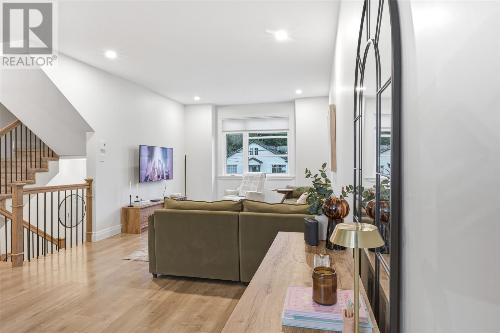 72 Bennett Avenue Property Photo 36