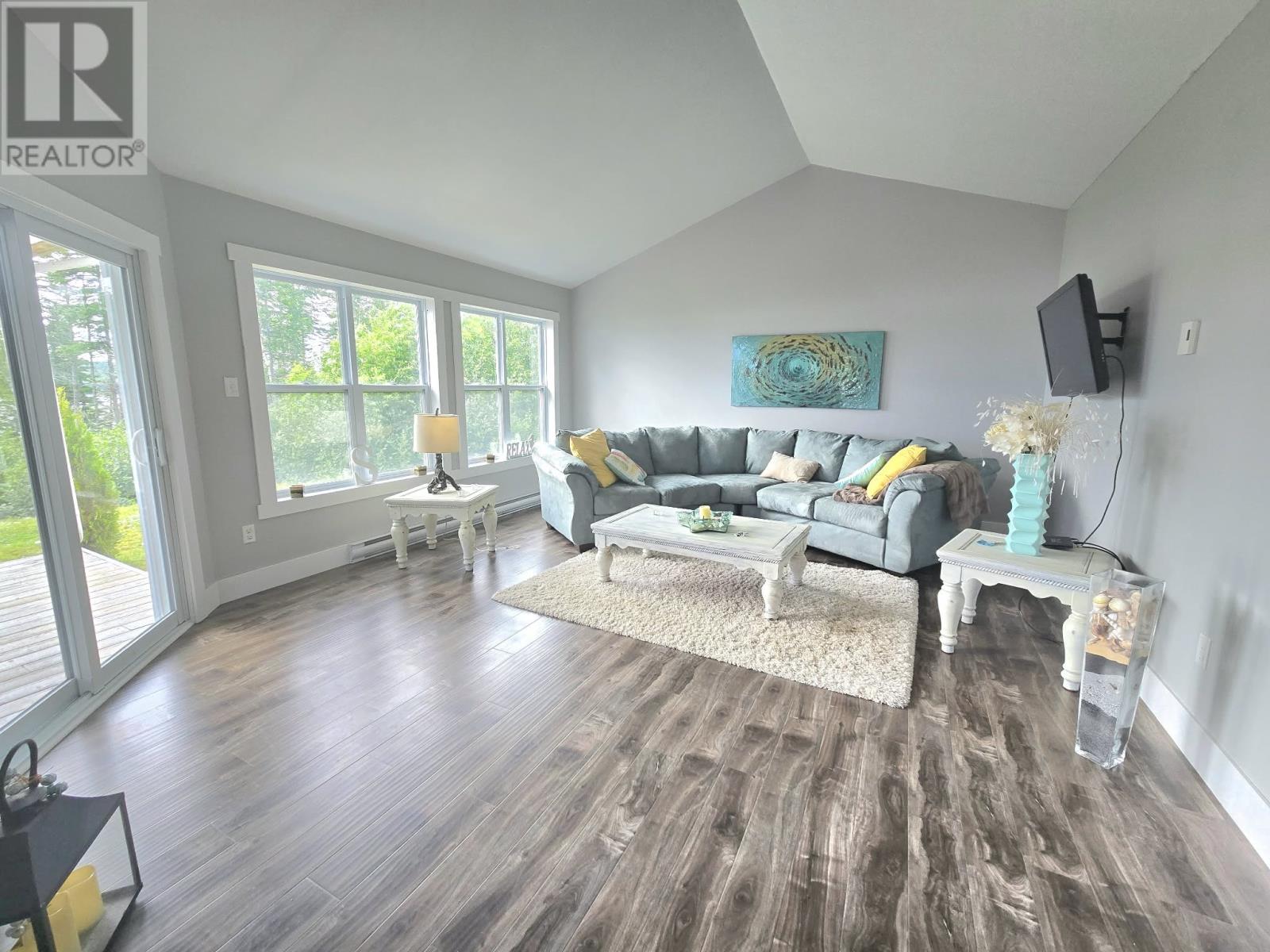 7 Little Paradise Road Property Photo 4