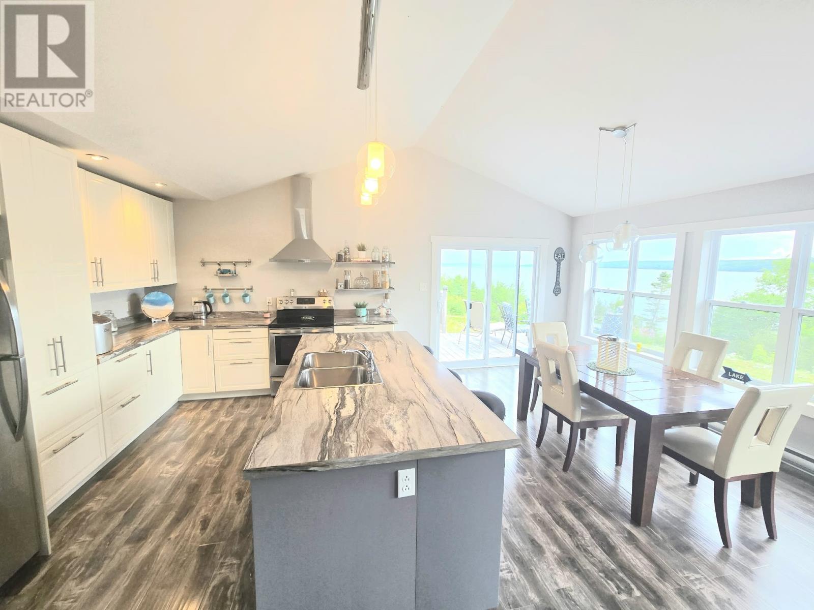 7 Little Paradise Road Property Photo 9