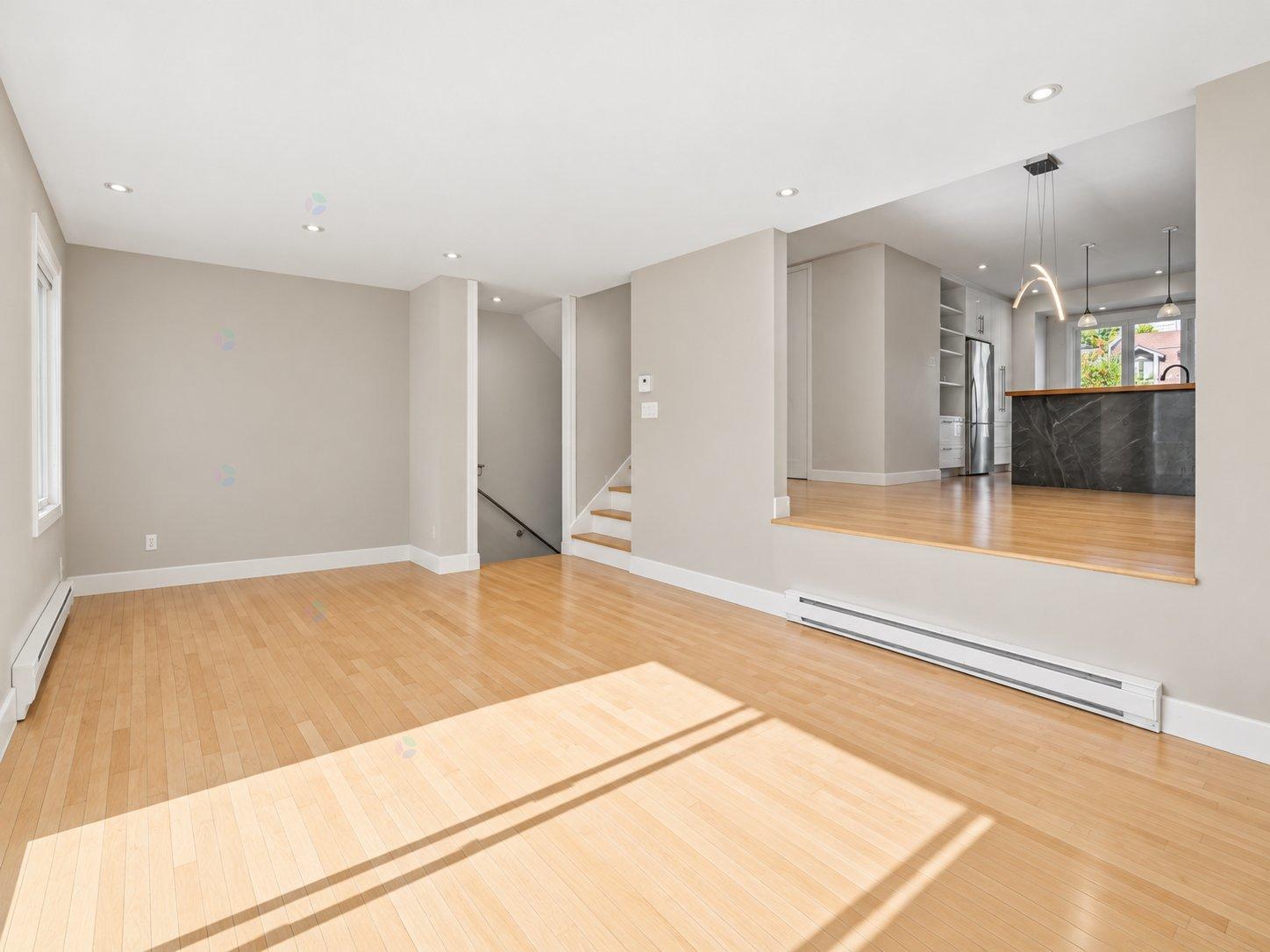 540 Rue Canning Property Photo 8