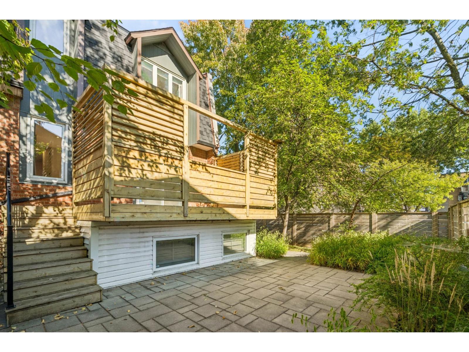 540 Rue Canning Property Photo 32