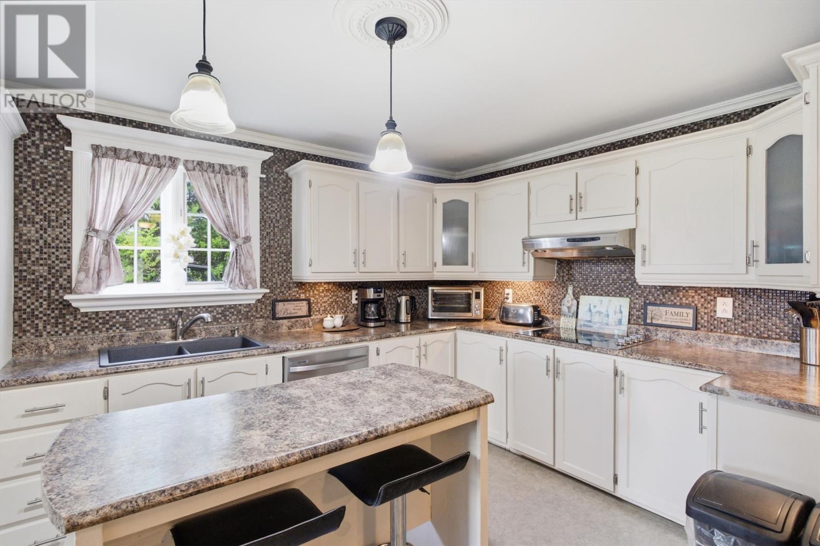 147 River Road Property Photo 4