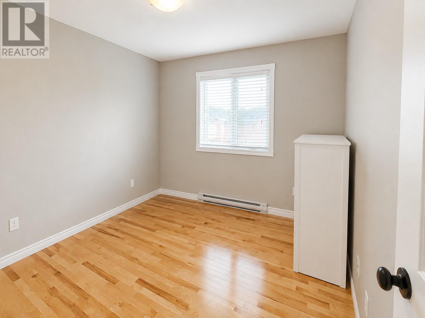 12 Douglas Street Property Photo 8