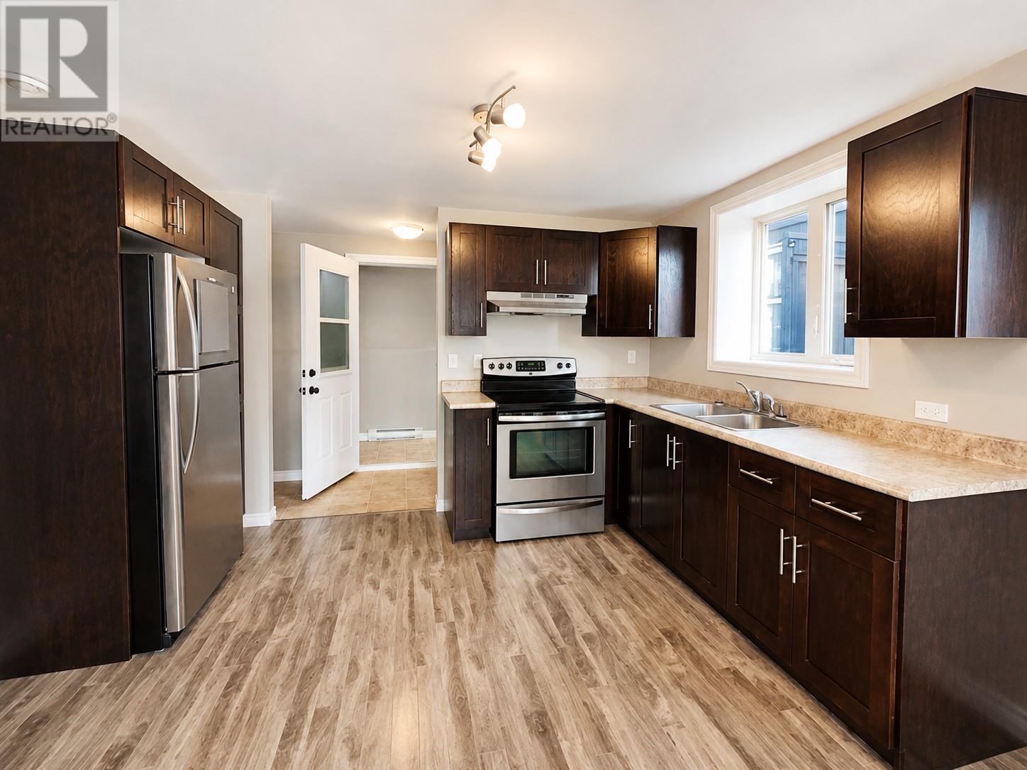 12 Douglas Street Property Photo 15