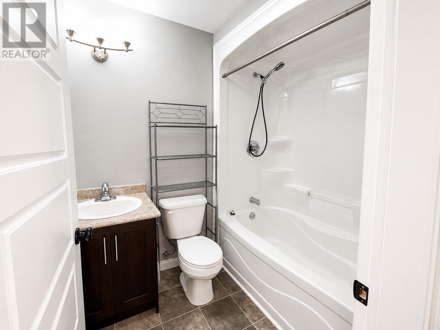 12 Douglas Street Property Photo 18