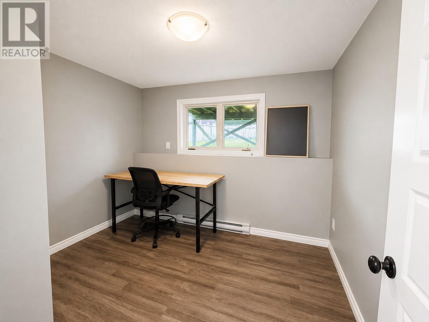 12 Douglas Street Property Photo 19