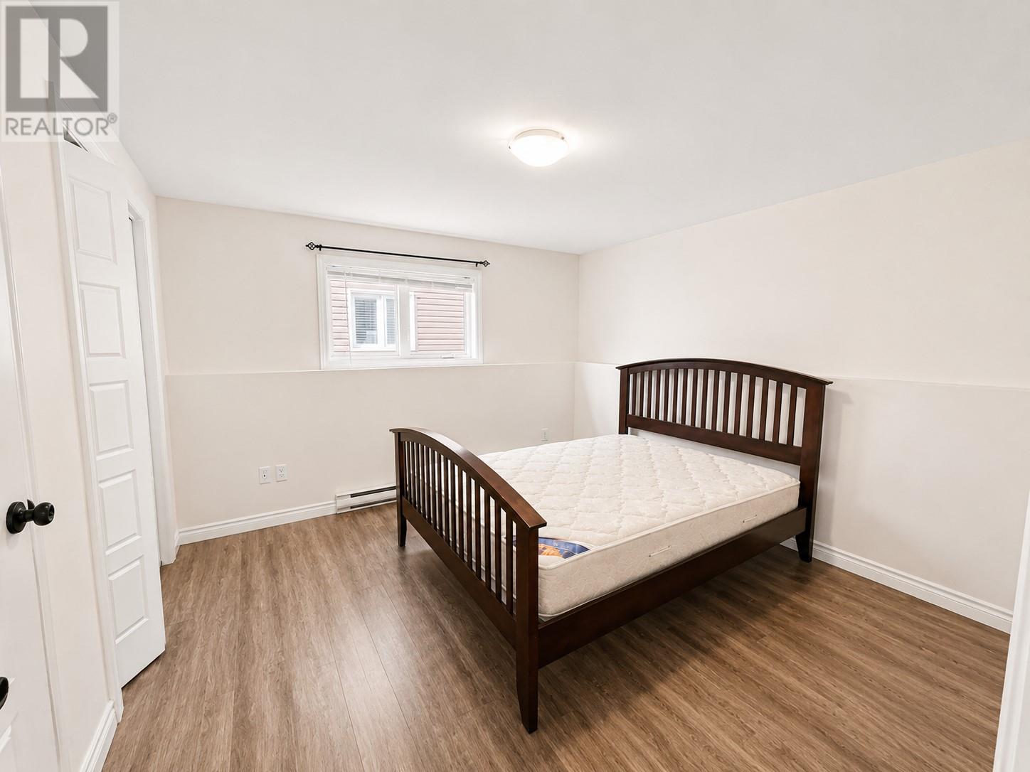12 Douglas Street Property Photo 20
