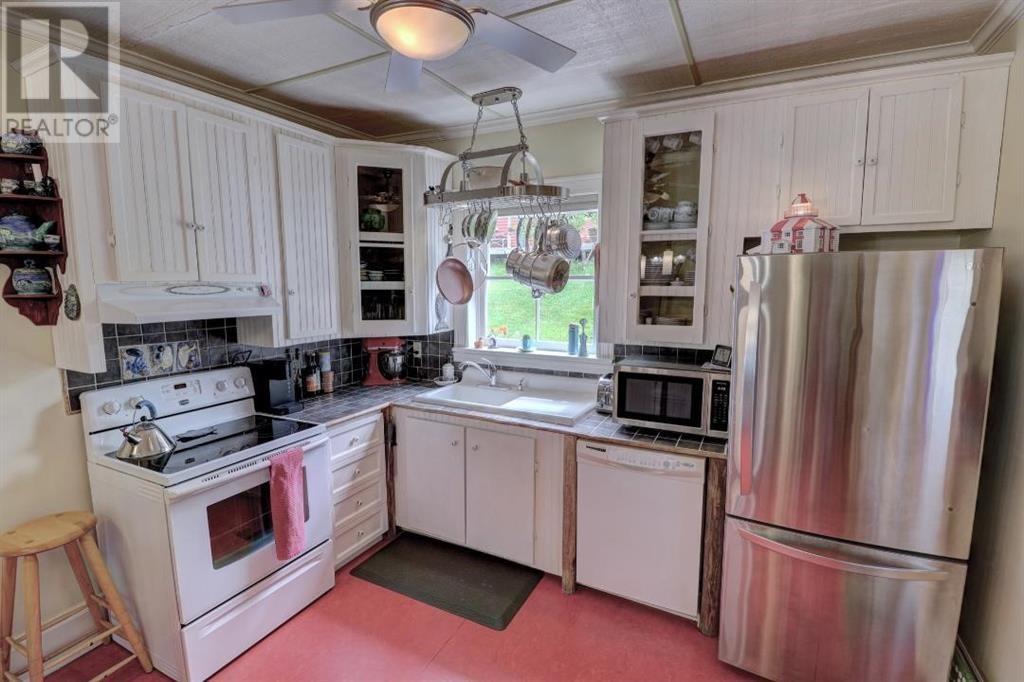454 Seaforest Drive Property Photo 10