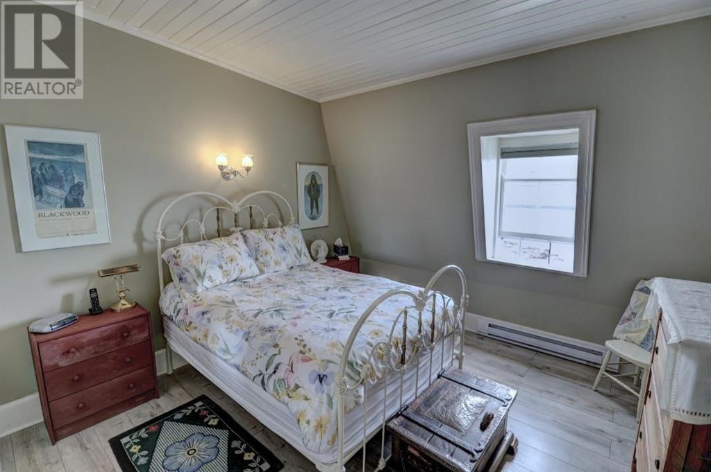 454 Seaforest Drive Property Photo 16