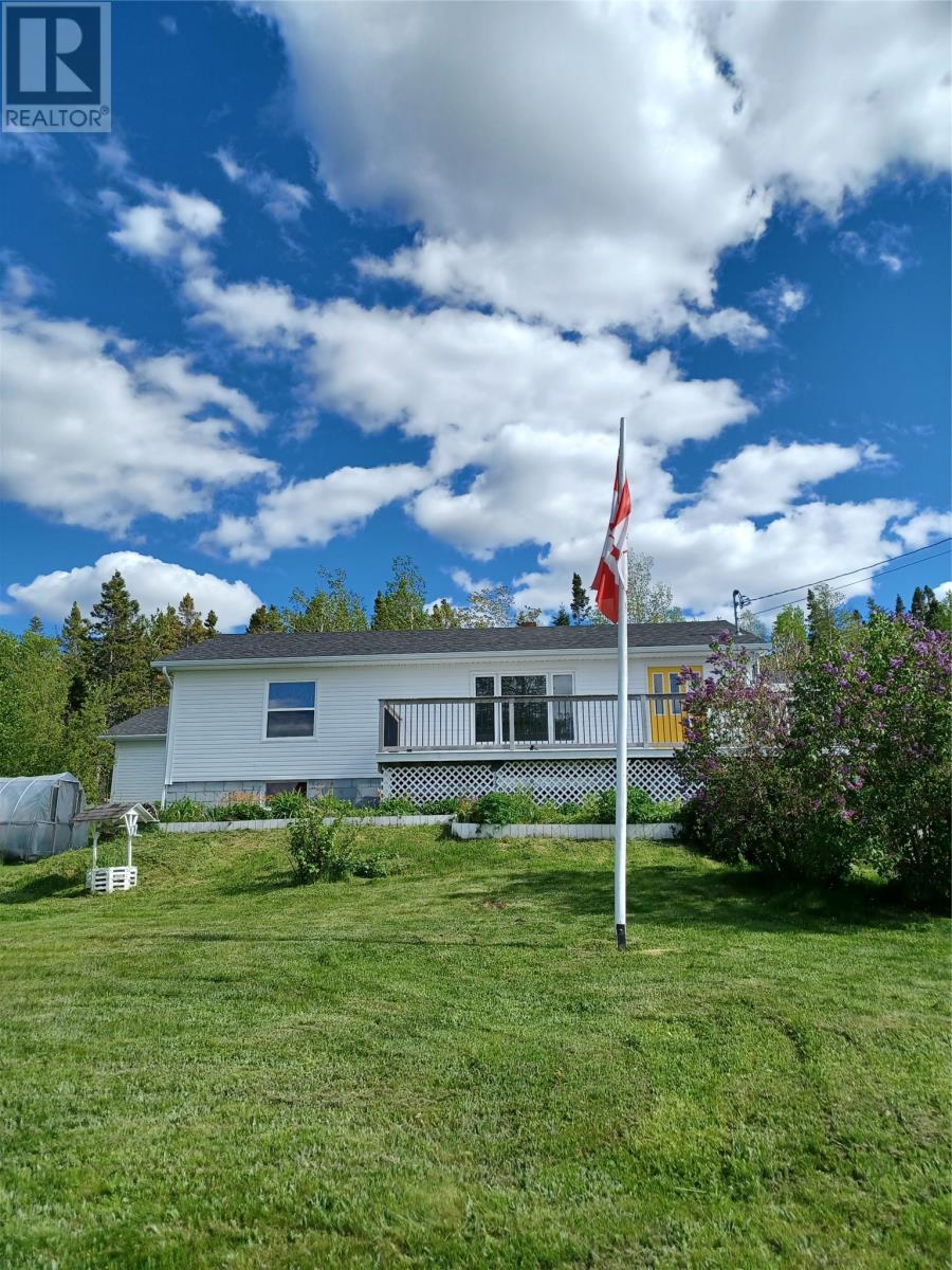 124 Riverside Road E Property Photo 1