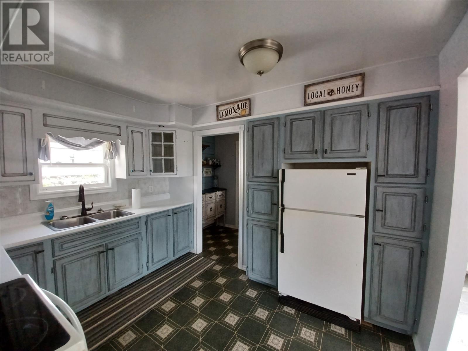 124 Riverside Road E Property Photo 8