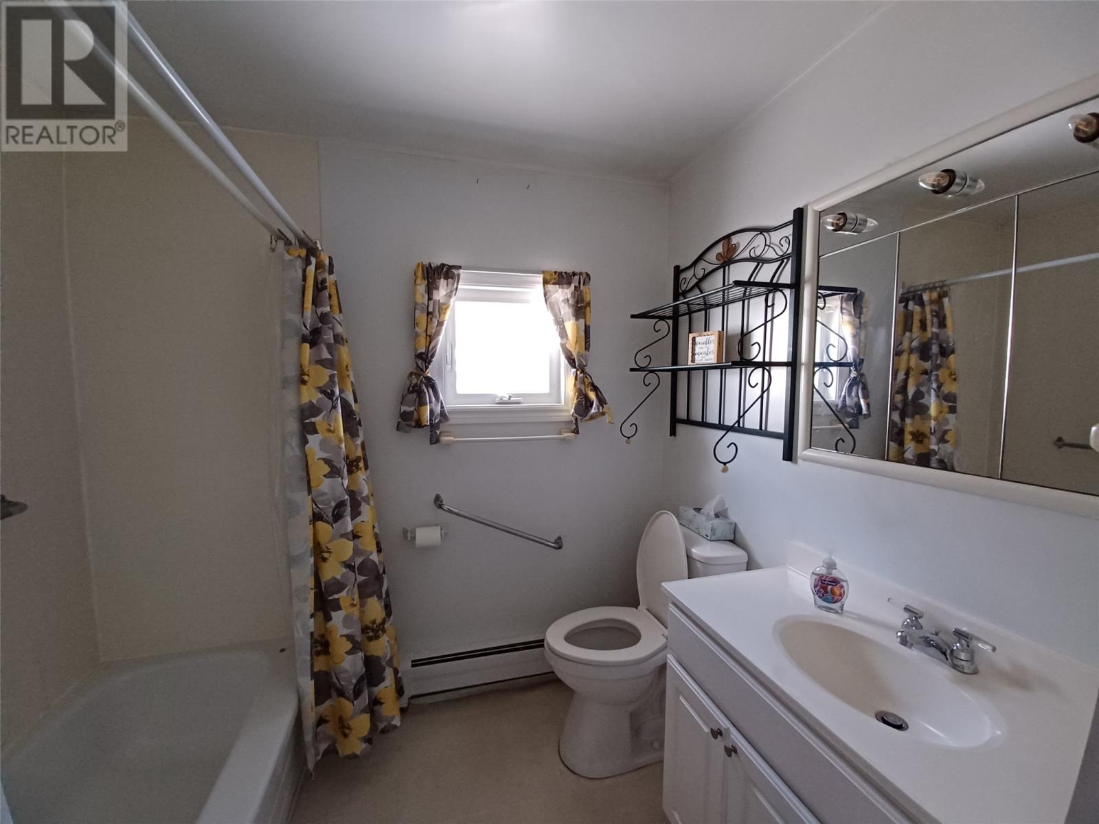 124 Riverside Road E Property Photo 11