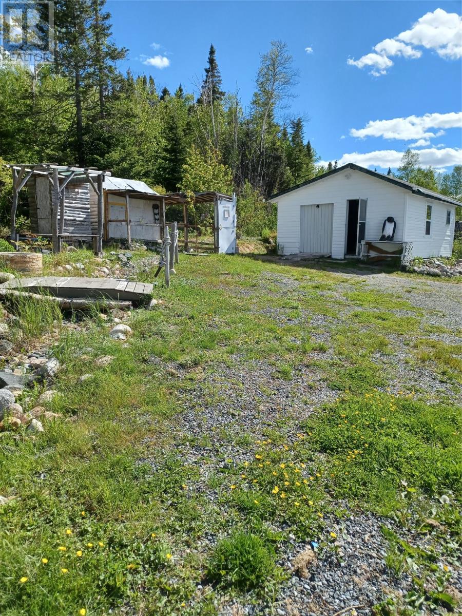 124 Riverside Road E Property Photo 30