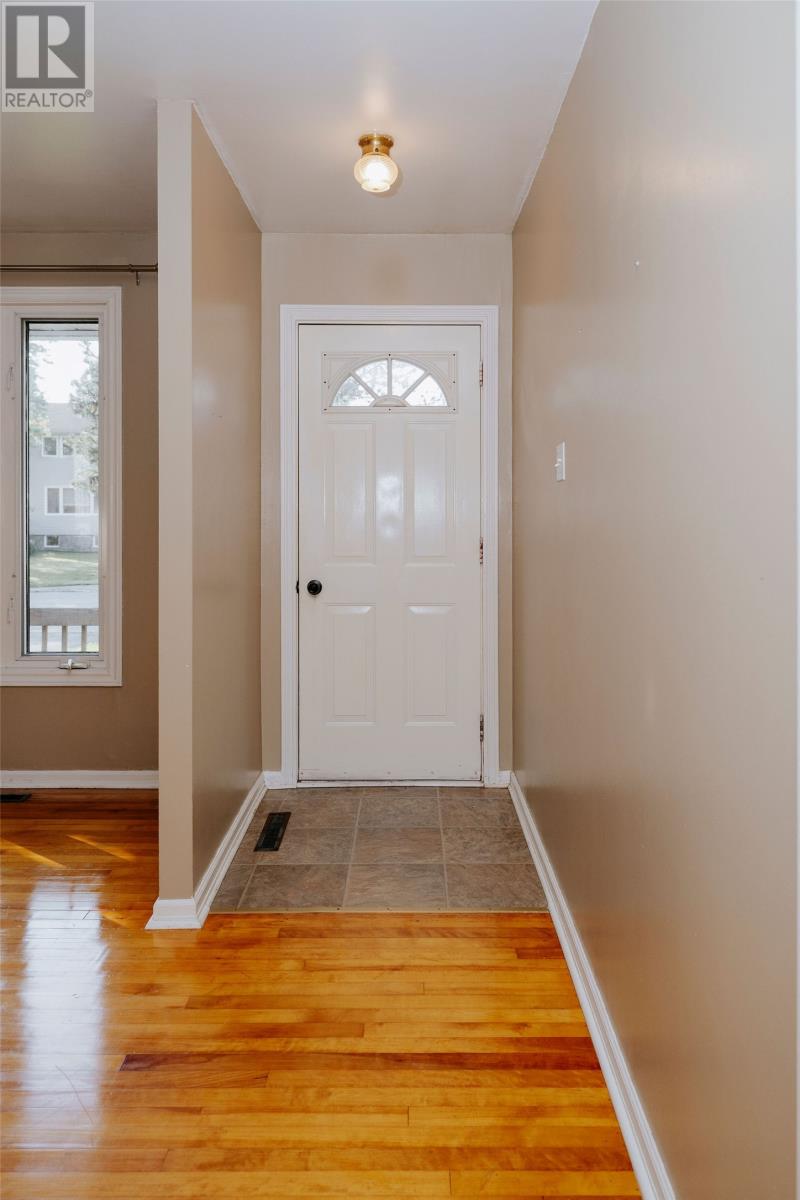 49 Hawker Crescent Property Photo 2