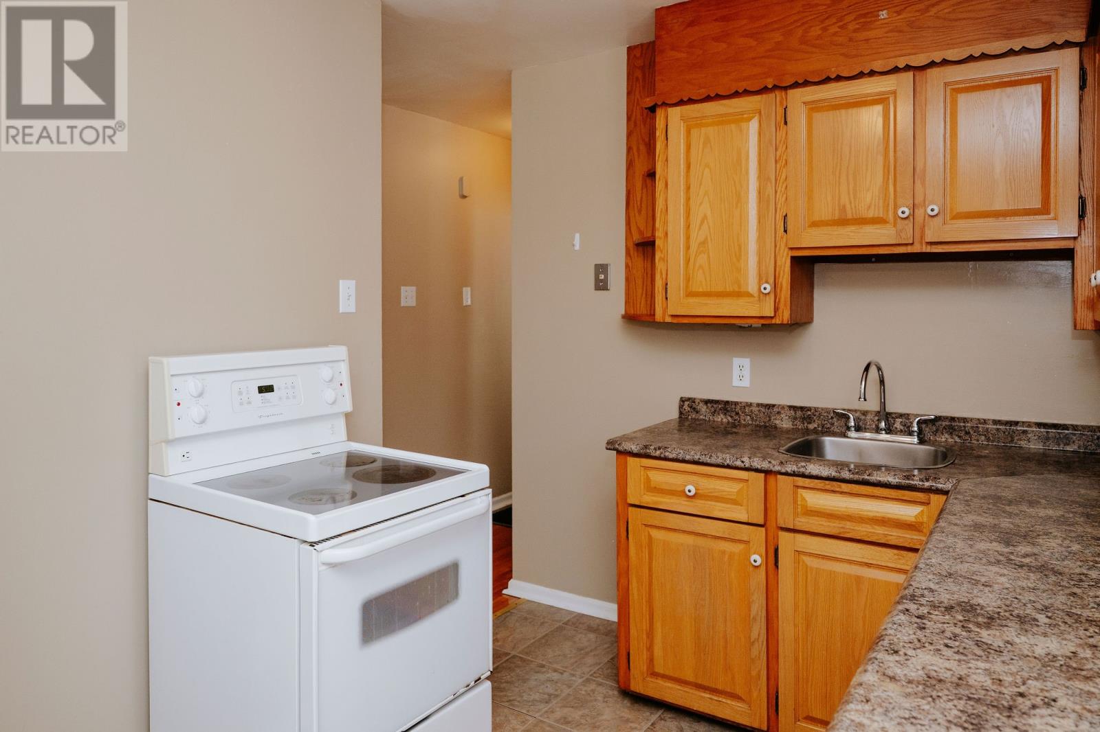 49 Hawker Crescent Property Photo 10