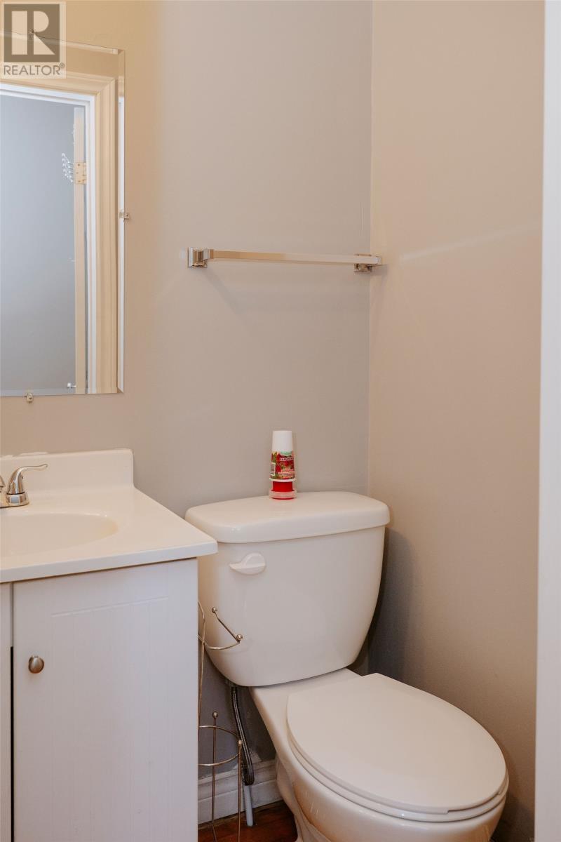 49 Hawker Crescent Property Photo 19