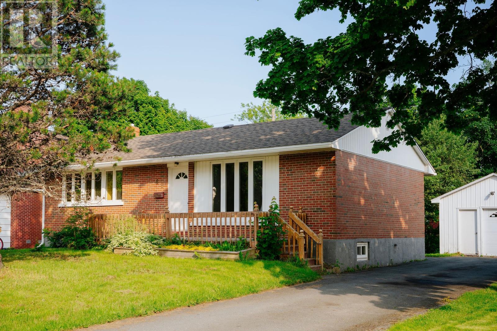 49 Hawker Crescent Property Photo 43