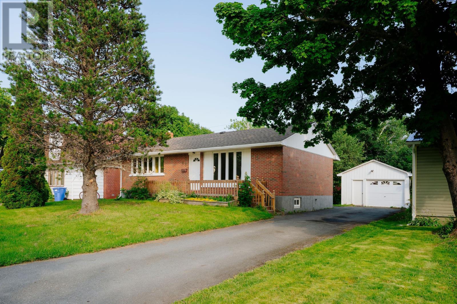 49 Hawker Crescent Property Photo 45