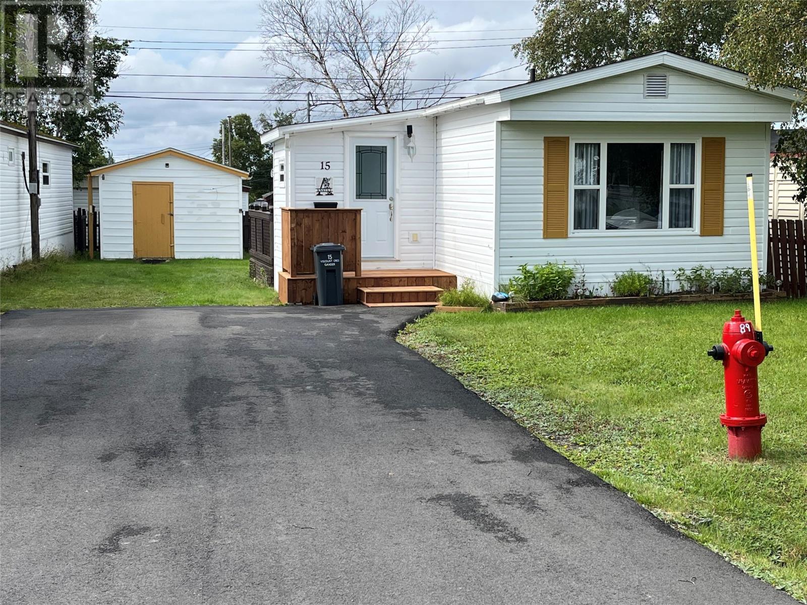 15 Viscount Crescent