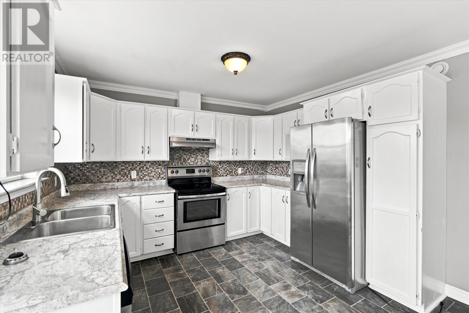 155 Smallwood Drive Property Photo 3