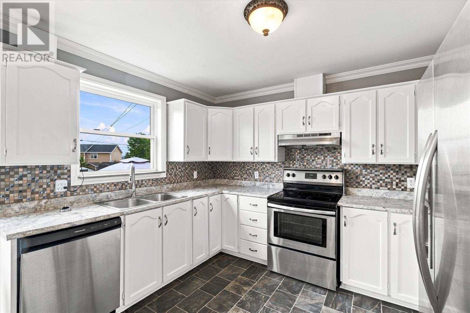 155 Smallwood Drive Property Photo 4